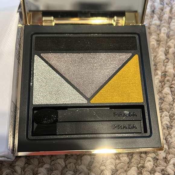 (NEW) Prada dimensions eyeshadow 2 - Picture 2 of 3